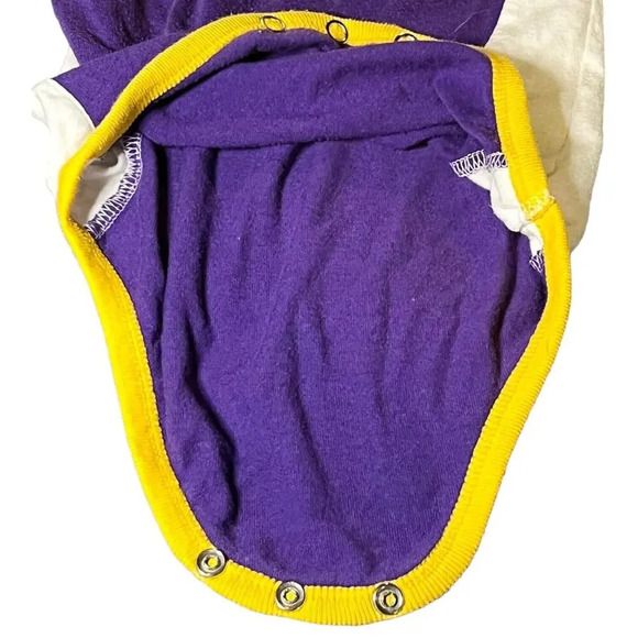 Vintage Lakers Bodysuit One Piece Baby 12M‎ Months Officially Licensed NBA - Picture 5 of 5